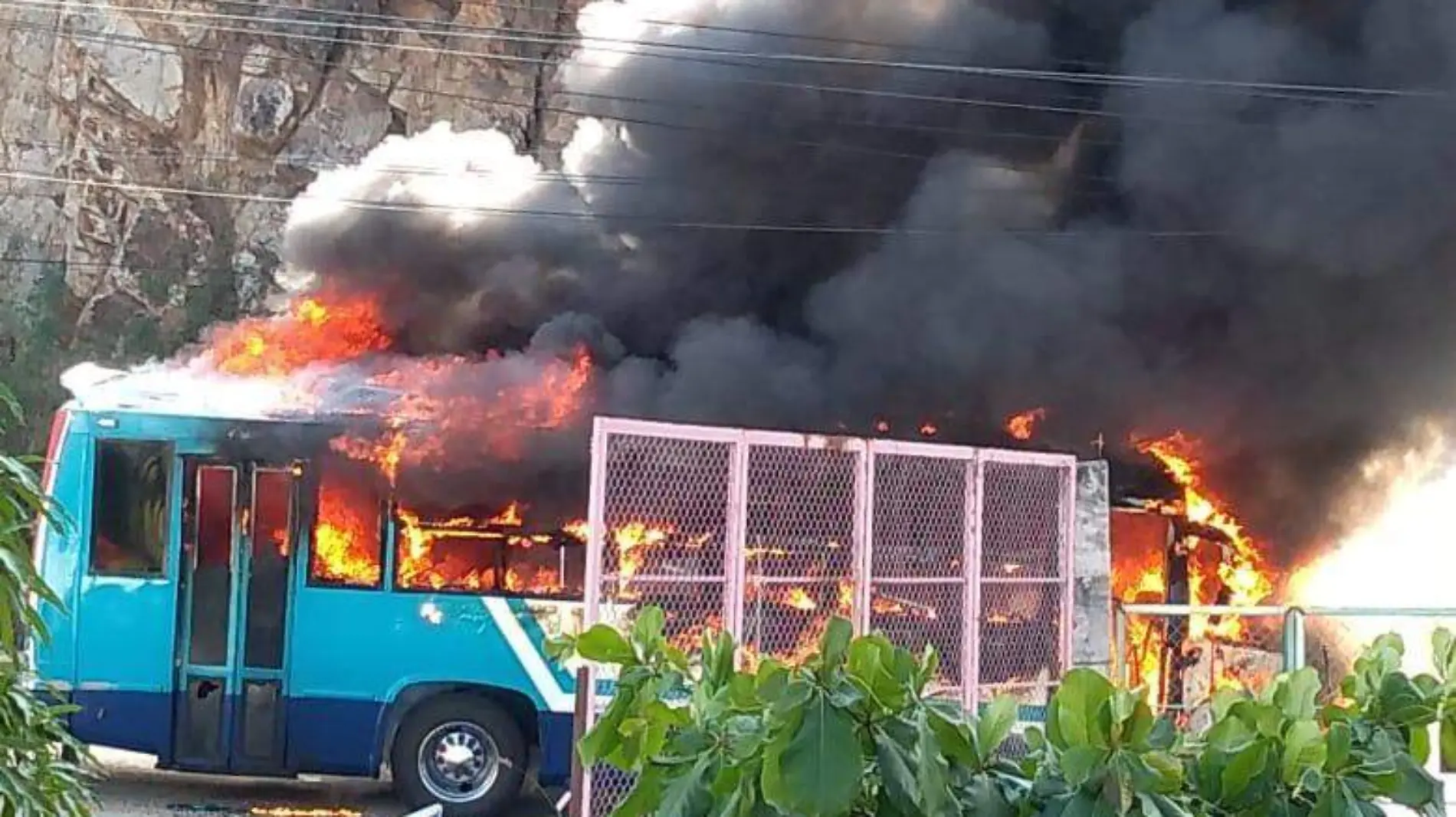 camion incendiado